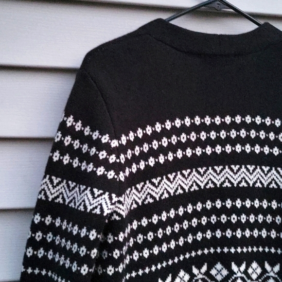 CHRISTOPHER &BANKS WOMENS SWEATER SIZE MEDIUM NWT - Picture 12 of 16